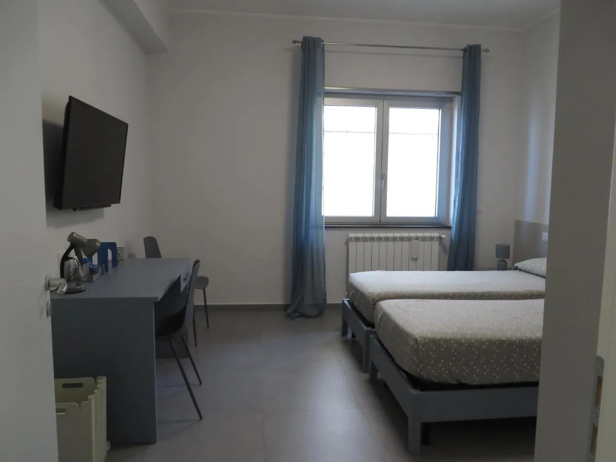 Marea Apartment Messina 0*,